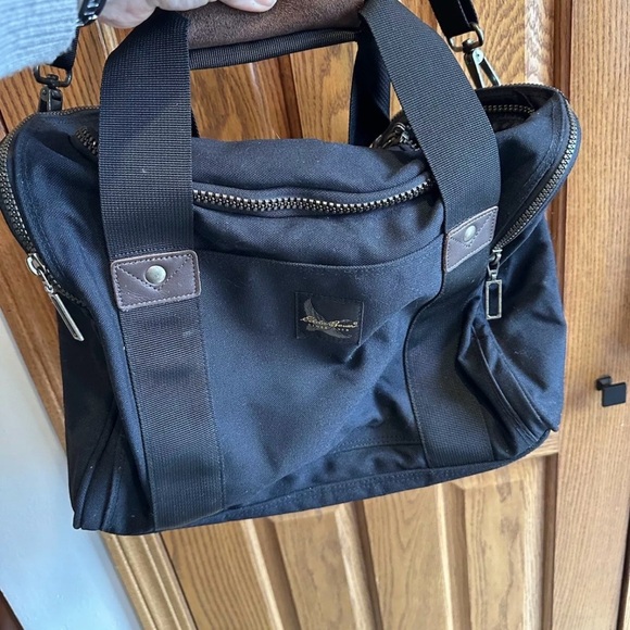 Vintage Eddie Bauer Canvas Leather Duffle Weekender Bag Duffel Gym Pack Carry On - Picture 12 of 12